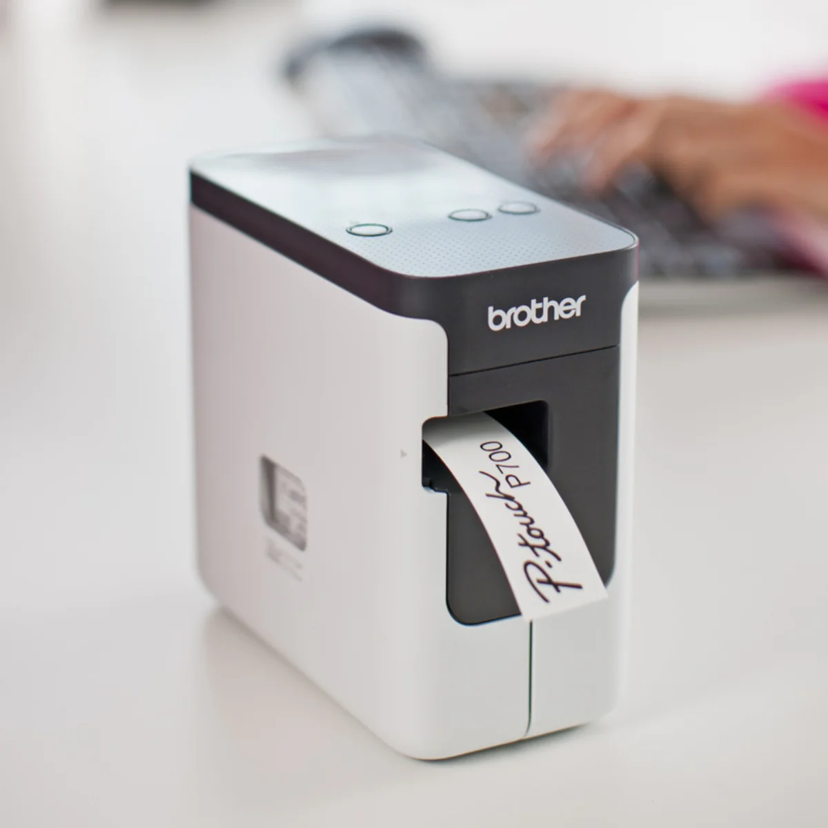 מדפסת מדבקות משרדית מקצועית BROTHER PT-P700 - Image 4