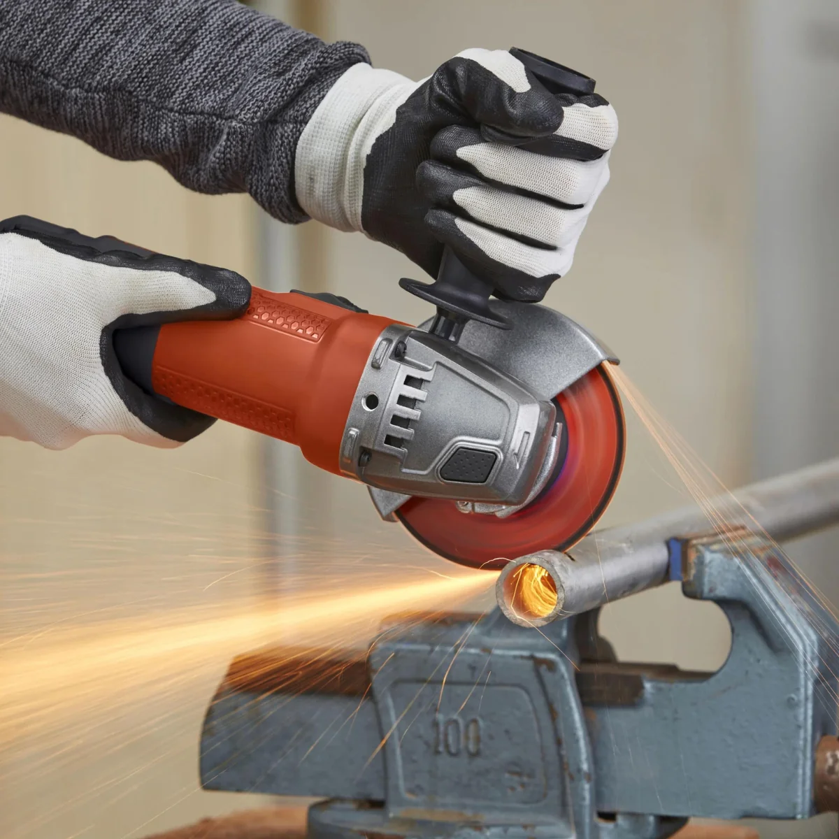 משחזת זווית חוטית BLACK+DECKER 750W - Image 2